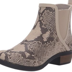 NWT Lucky Brand Chinchilla Snake Rubber Boots